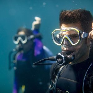 Aqualung Reveal X1 Scuba Mask - Clear/Lime - Image 3