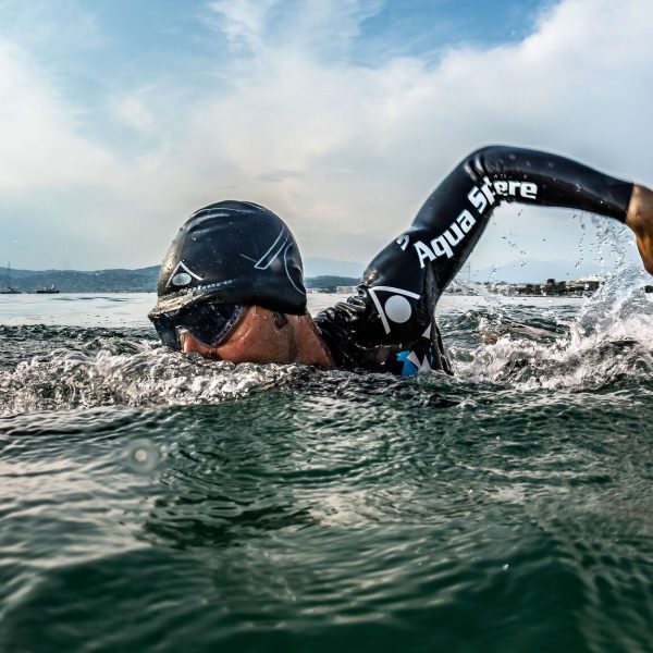 Aquasphere Vista XP – Smoke Lens – Transparent Black Swim Mask ()
