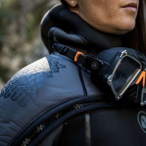 Apeks VX2 - Clear Lens - Black Dive Mask - Image 4