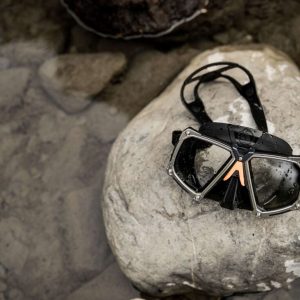 Apeks VX2 - Clear Lens - Black Dive Mask - Image 5