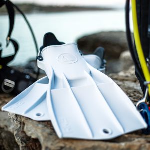 Apeks VX1 RK3 Tech Diving Set – White - Image 4